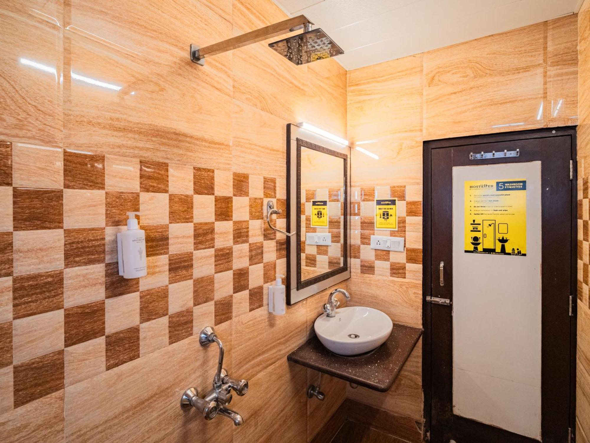 The Hosteller Shimla Phòng bức ảnh